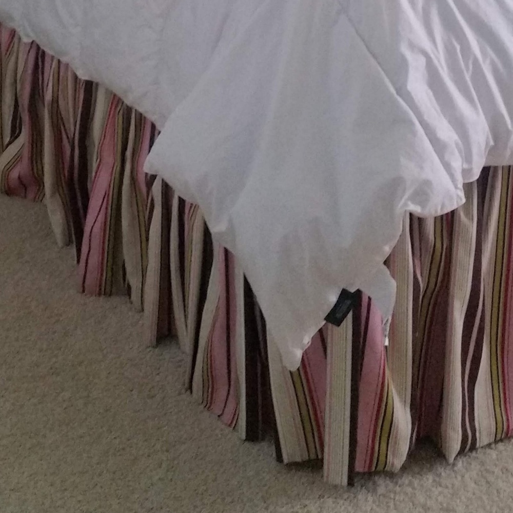 Bedskirt -gathered